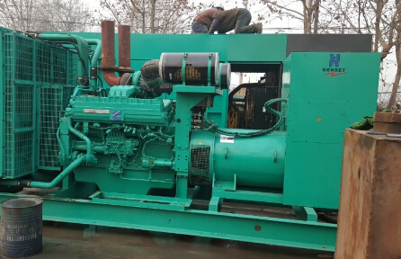 增城发电机组如何判断水冷式机油散热器内部是否需要清洗？